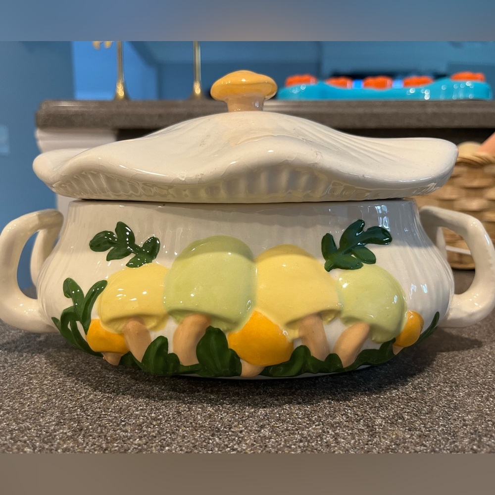 Vintage mushroom bowl with handles and lid